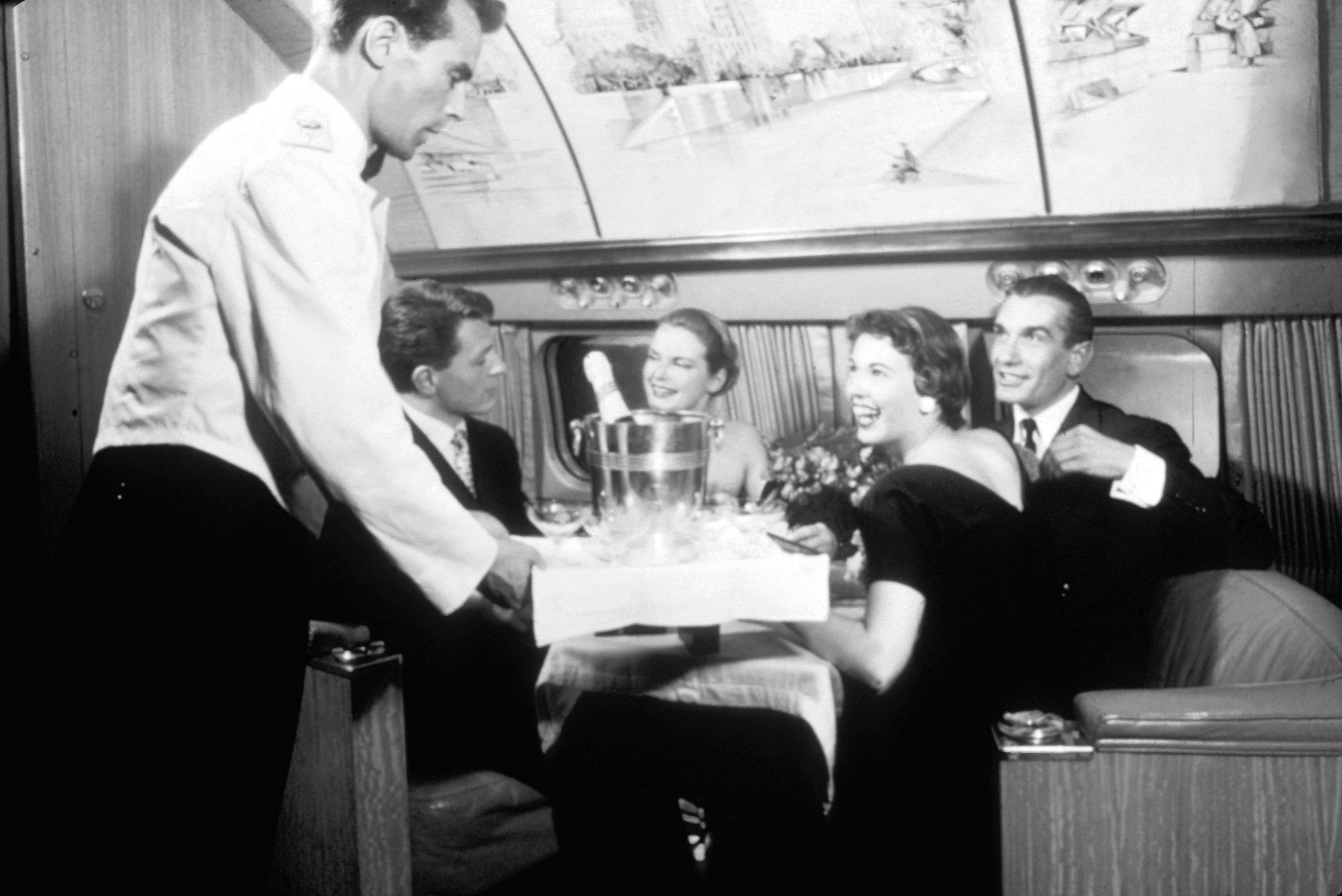 Air France – Le champagne en première classe, à bord d’un Super Constellation, en 1954